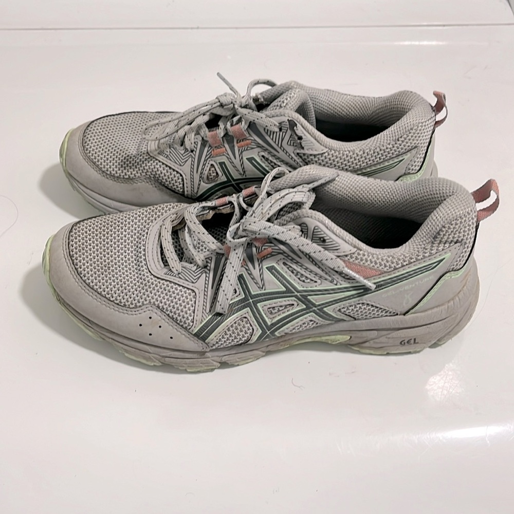 ASICS Women’s Gray & Green Gel Venture 8 Trail Running Sneakers - Size 7.5